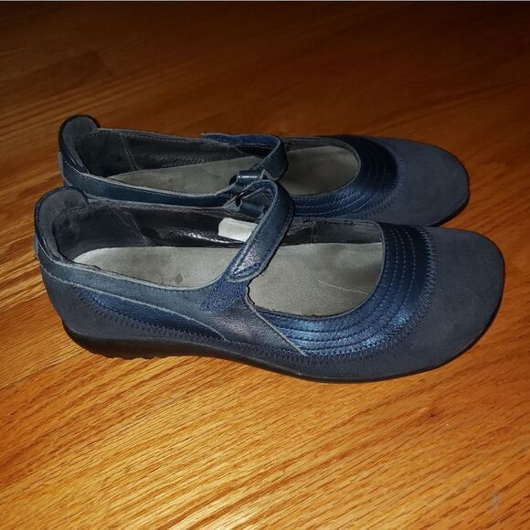 Naot blue leather Maryjane flats - Picture 1 of 8